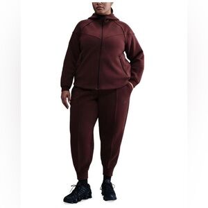 Nike Sportswear Tech Fleece Sweatpants Women’s XXL Plus Size Burgundy Red NWT